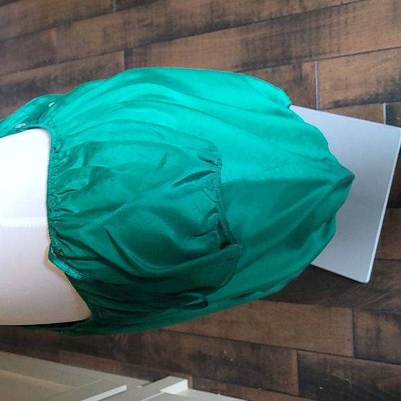 Le Chateau green silk peasants blouse. SZ Sm - Picture 4 of 10